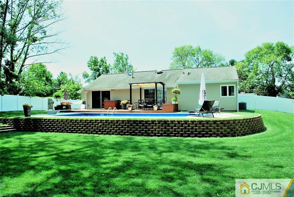 209 Kendall Road Kendall Park, NJ 08824 - Photo 18 of 21 Gallery Image 18