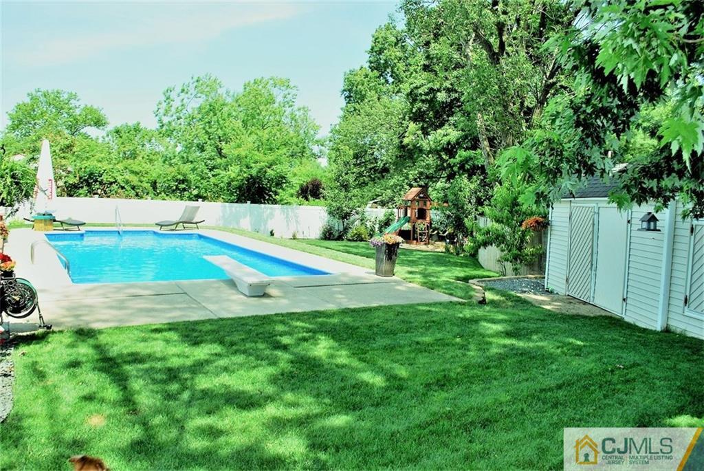 209 Kendall Road Kendall Park, NJ 08824 - Photo 19 of 21 Gallery Image 19