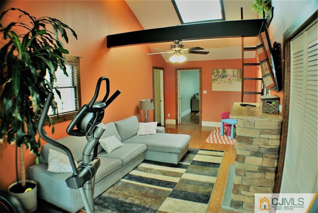 209 Kendall Road Kendall Park, NJ 08824 - Photo 7 of 21 Gallery Image 7