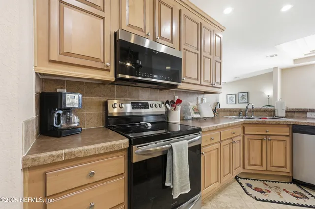 $322,000 | 112 Waterside Avenue, Satsuma, FL 32189