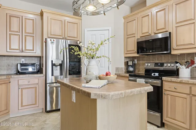 $322,000 | 112 Waterside Avenue, Satsuma, FL 32189