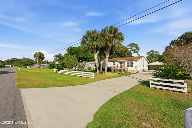 $322,000 | 112 Waterside Avenue, Satsuma, FL 32189