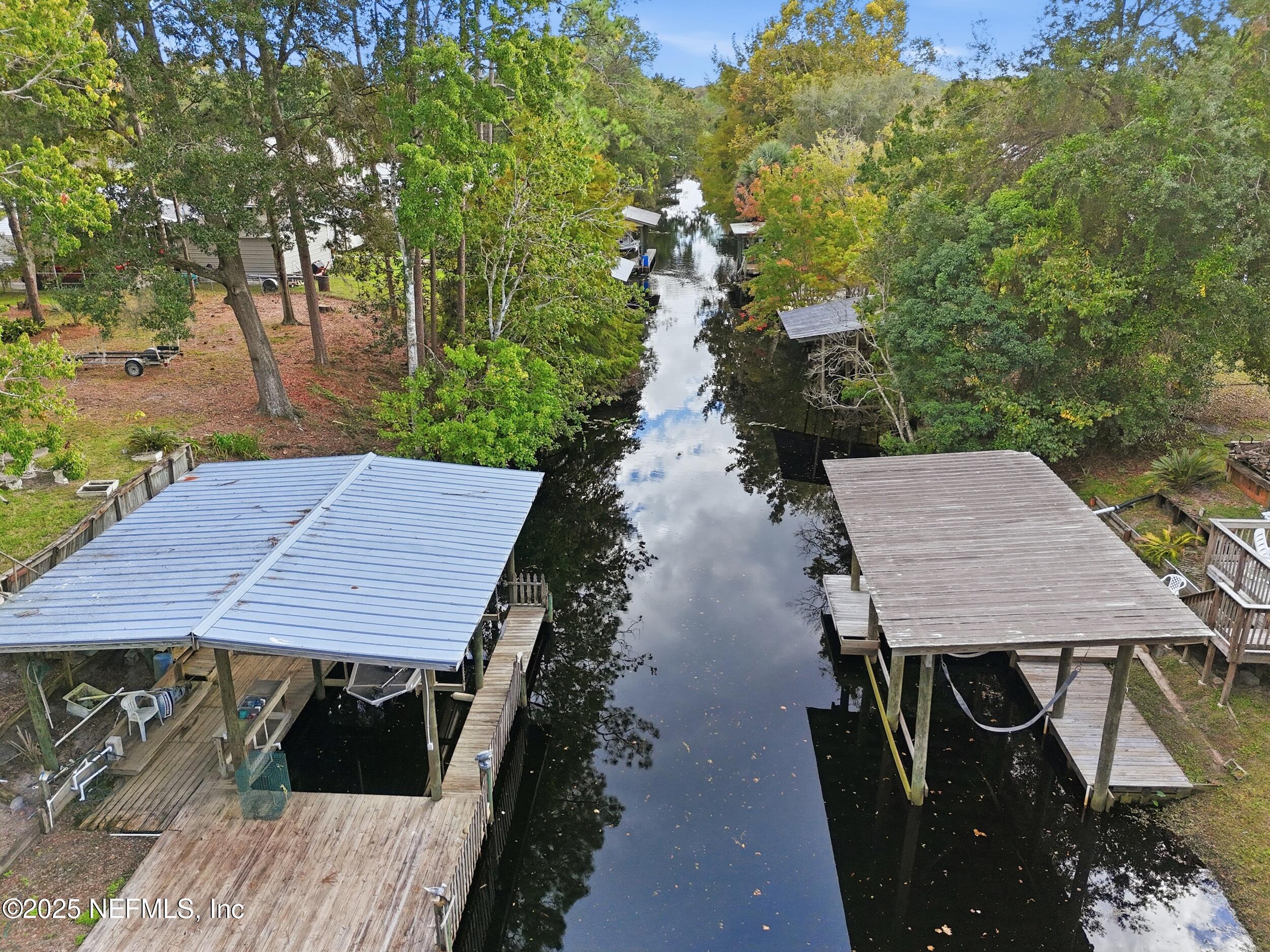 112 Waterside Avenue Satsuma, FL 32189 - Photo 5 of 52 an outdoor space with seating