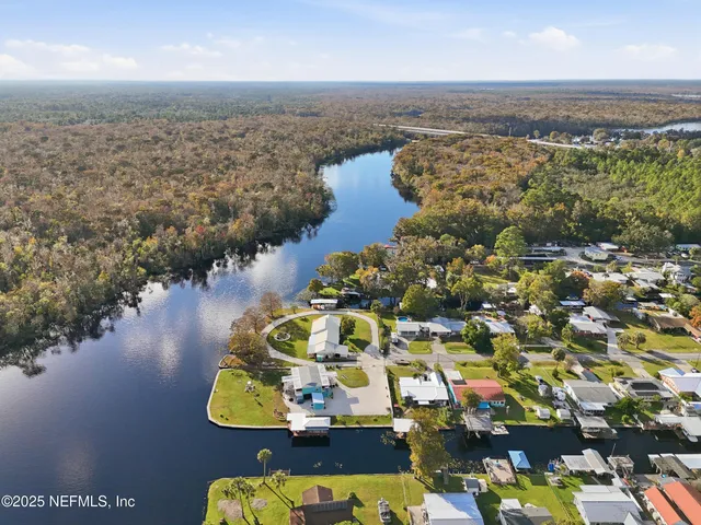 $322,000 | 112 Waterside Avenue, Satsuma, FL 32189