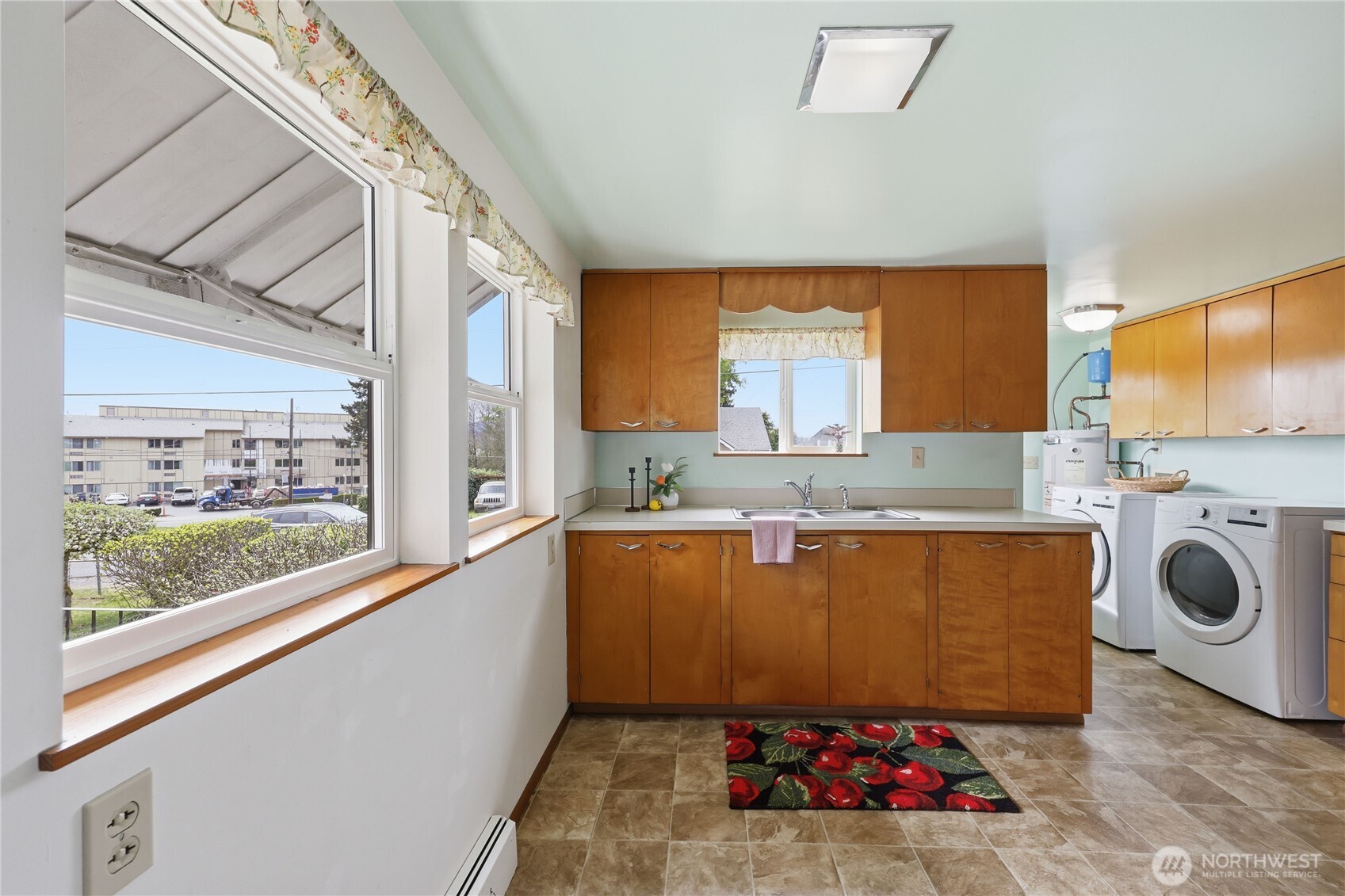 1408 Winfield Avenue Bremerton, WA 98310 - Photo 12 of 34