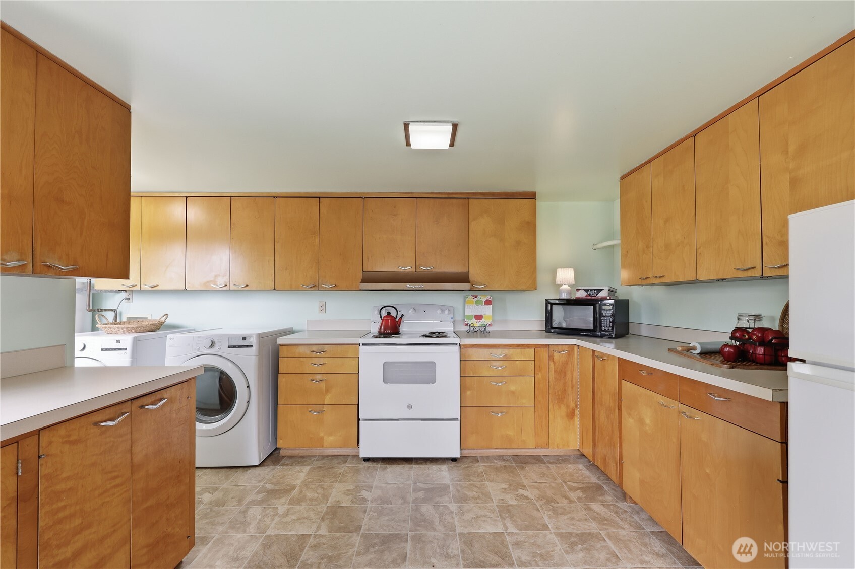 1408 Winfield Avenue Bremerton, WA 98310 - Photo 14 of 34