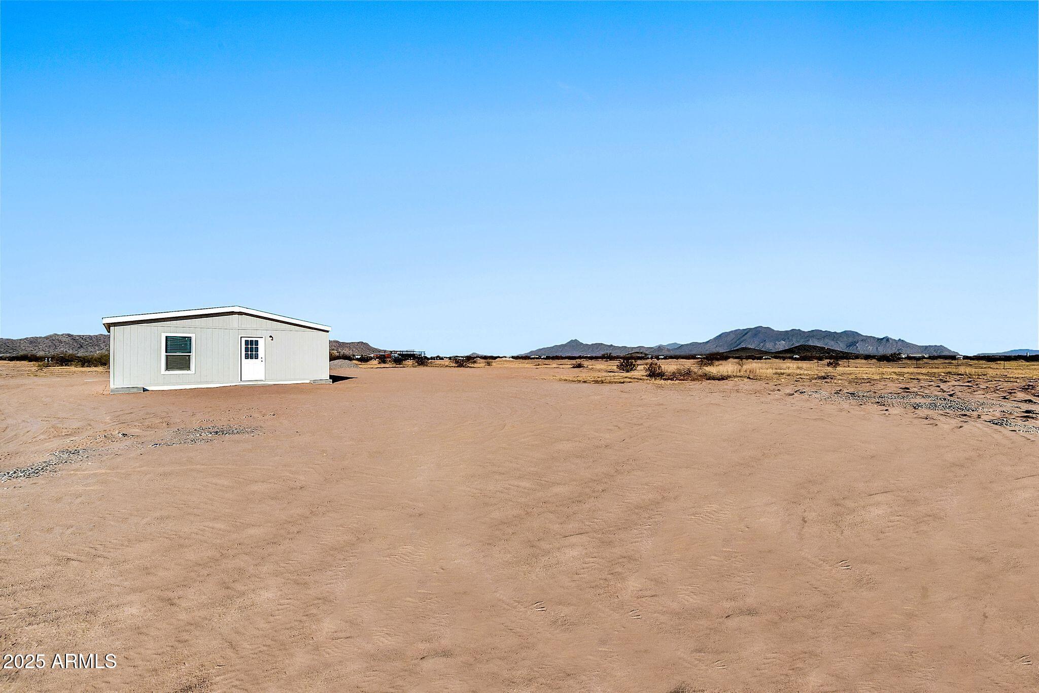 53746 West Footprints Road Maricopa, AZ 85139 - Photo 3 of 24 53798 W Footprints-37