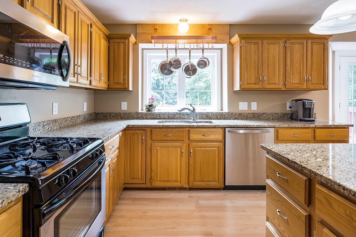 1759 Valley Ridge Place Chanhassen, MN 55317 - Photo 11 of 46 Gallery Image 11