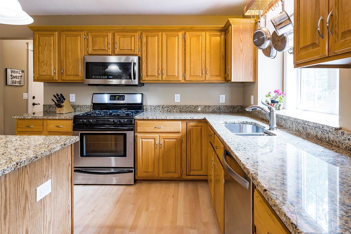 1759 Valley Ridge Place Chanhassen, MN 55317 - Photo 12 of 46 Gallery Image 12