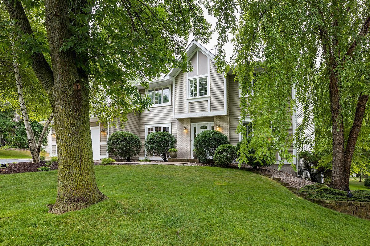 1759 Valley Ridge Place Chanhassen, MN 55317 - Photo 3 of 46 Gallery Image 3