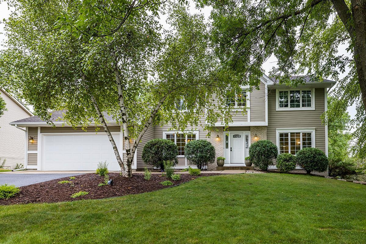 1759 Valley Ridge Place Chanhassen, MN 55317 - Photo 4 of 46 Gallery Image 4