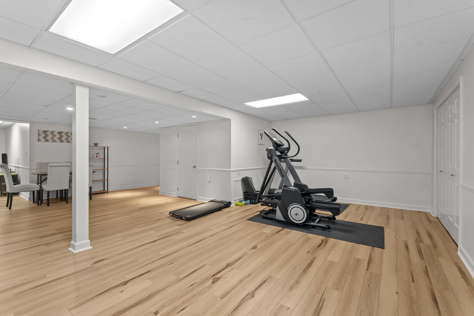 720 Newcastle Drive Lake Forest, IL 60045 - Photo 23 of 42 a view of a room with gym equipment