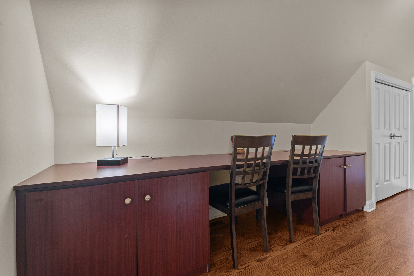 720 Newcastle Drive Lake Forest, IL 60045 - Photo 31 of 42 a dining room with furniture and window