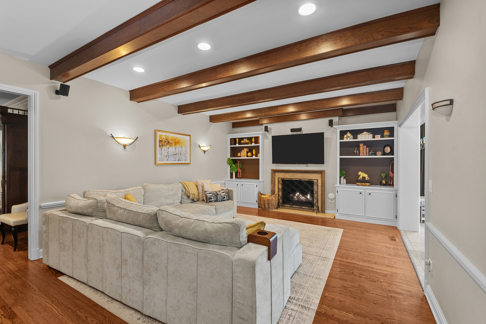 720 Newcastle Drive Lake Forest, IL 60045 - Photo 9 of 42 a living room with furniture and a fireplace