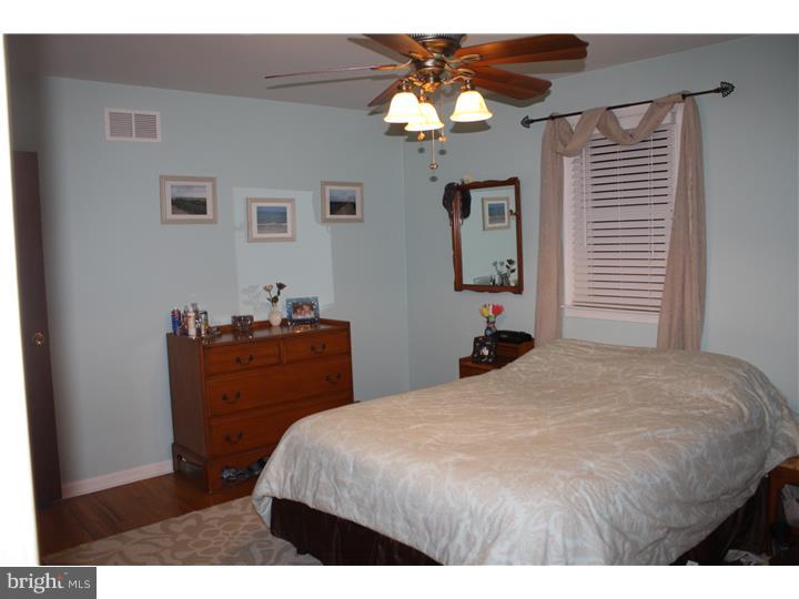 804 Sheldon Road Willow Grove, PA 19090 - Photo 9 of 15 Bedroom - Main