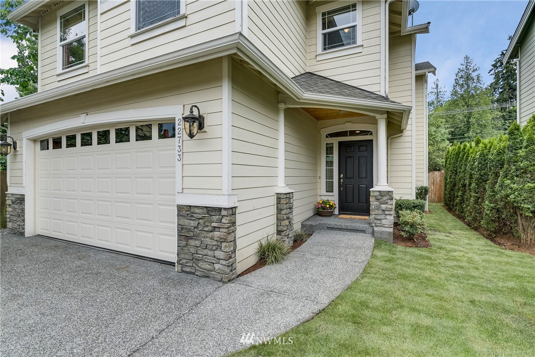22733 9th Avenue Southeast Bothell, WA 98021 - Photo 2 of 23