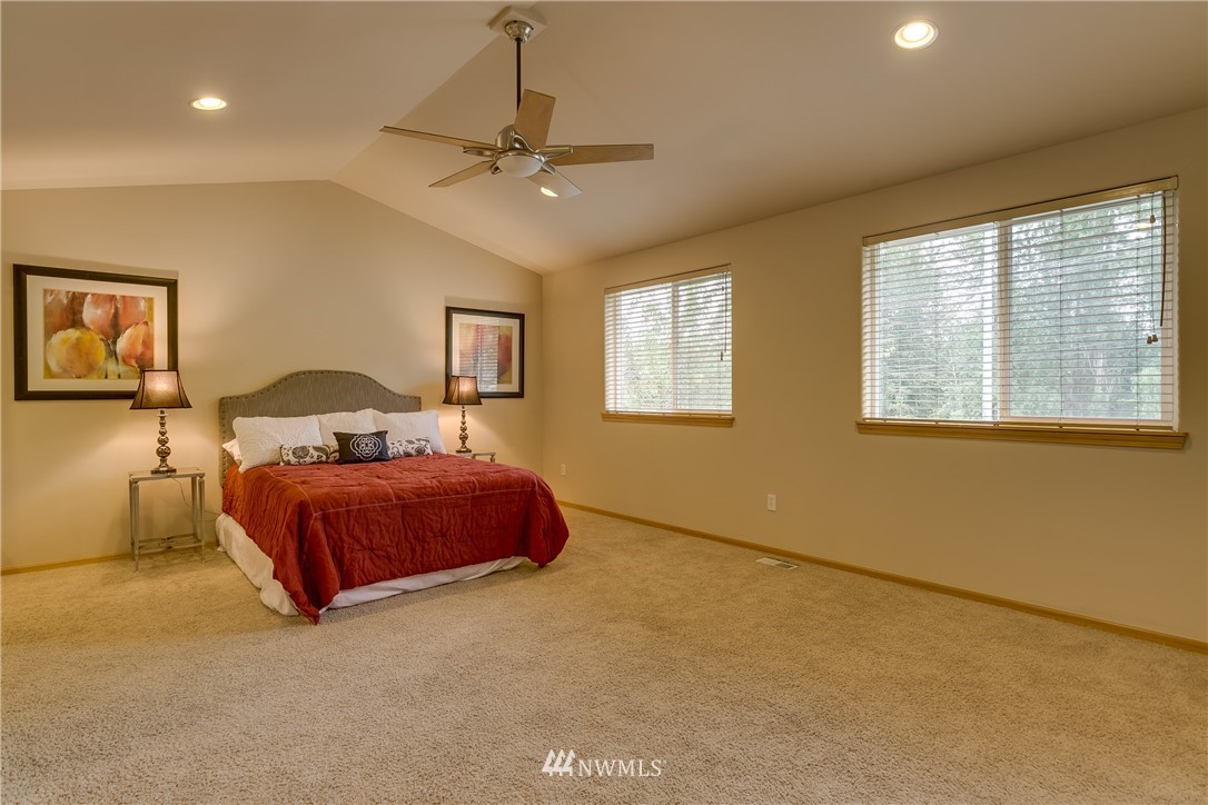 22733 9th Avenue Southeast Bothell, WA 98021 - Photo 13 of 23
