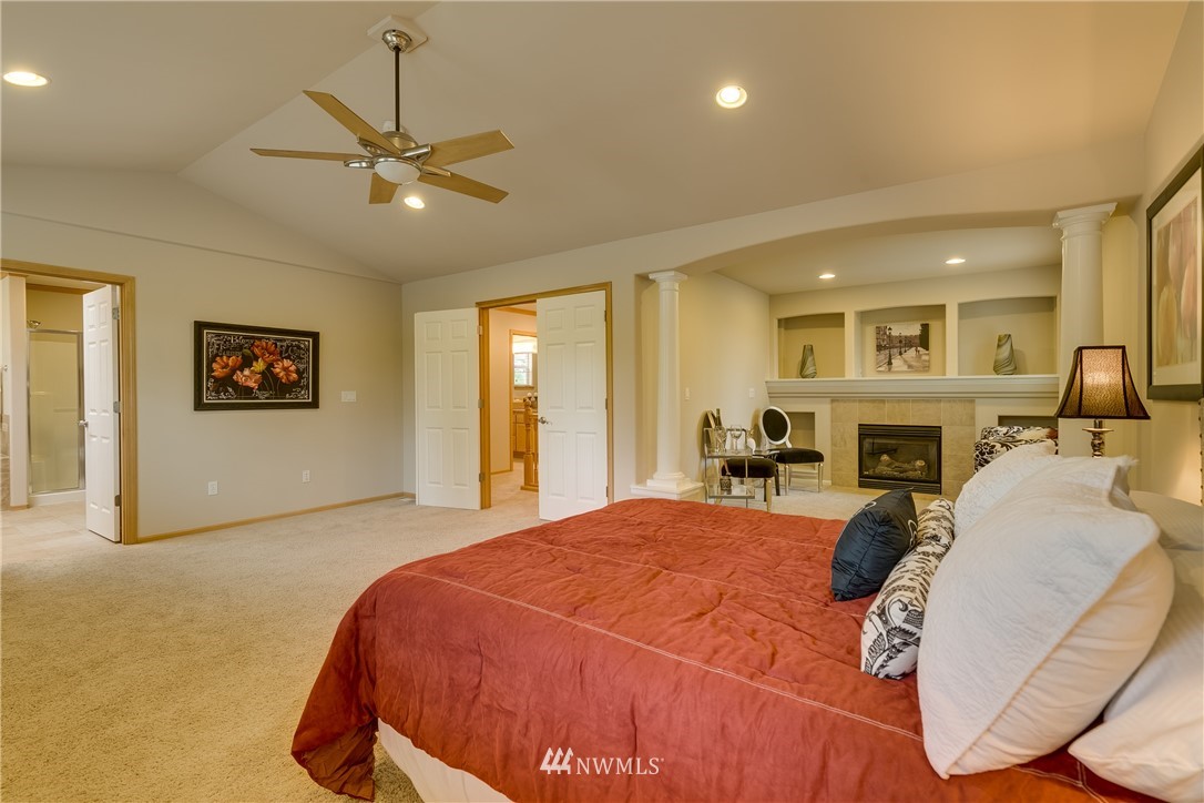 22733 9th Avenue Southeast Bothell, WA 98021 - Photo 14 of 23