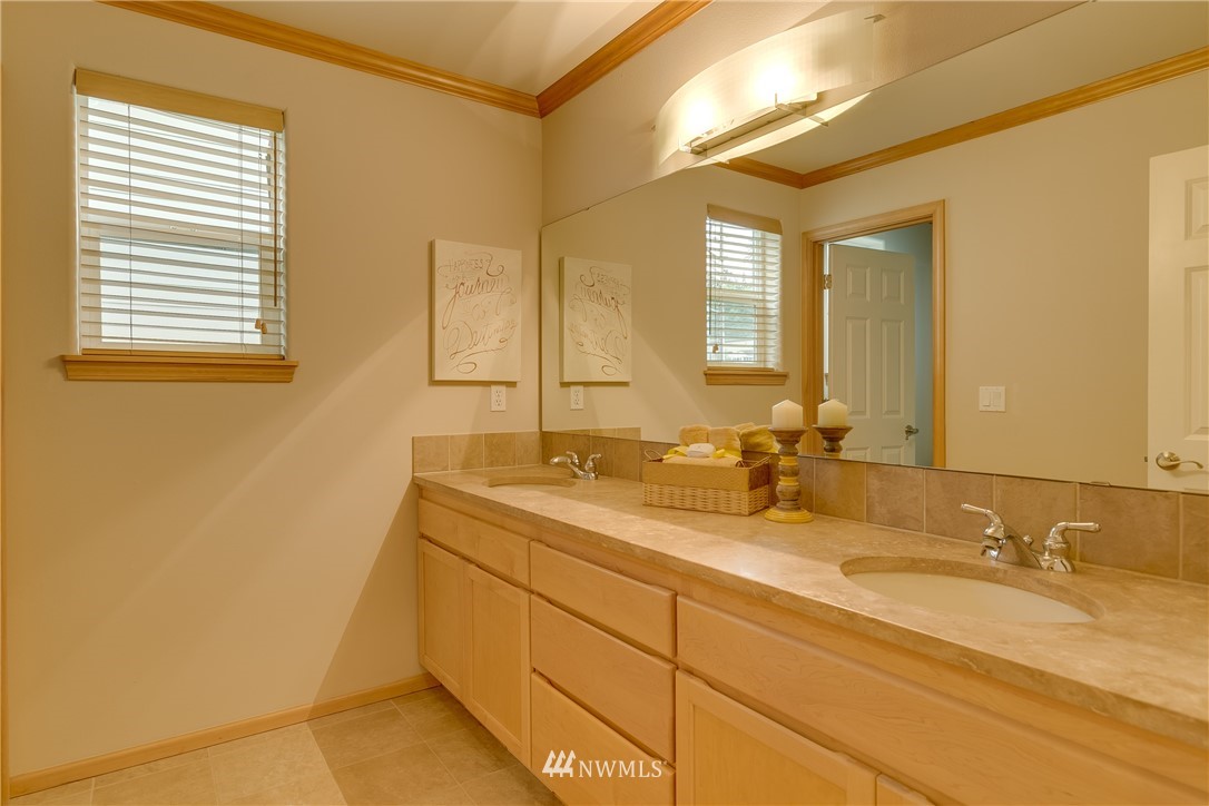 22733 9th Avenue Southeast Bothell, WA 98021 - Photo 19 of 23