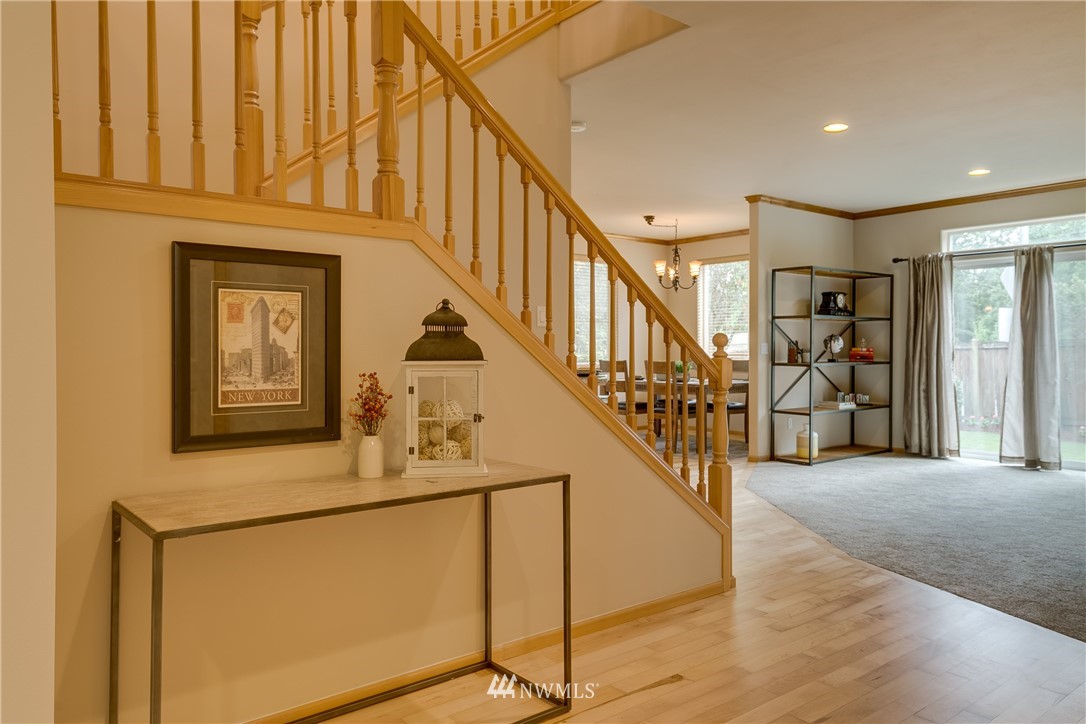 22733 9th Avenue Southeast Bothell, WA 98021 - Photo 4 of 23