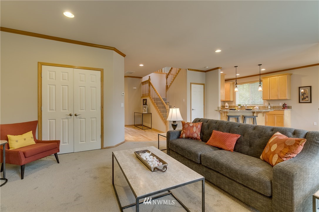22733 9th Avenue Southeast Bothell, WA 98021 - Photo 7 of 23