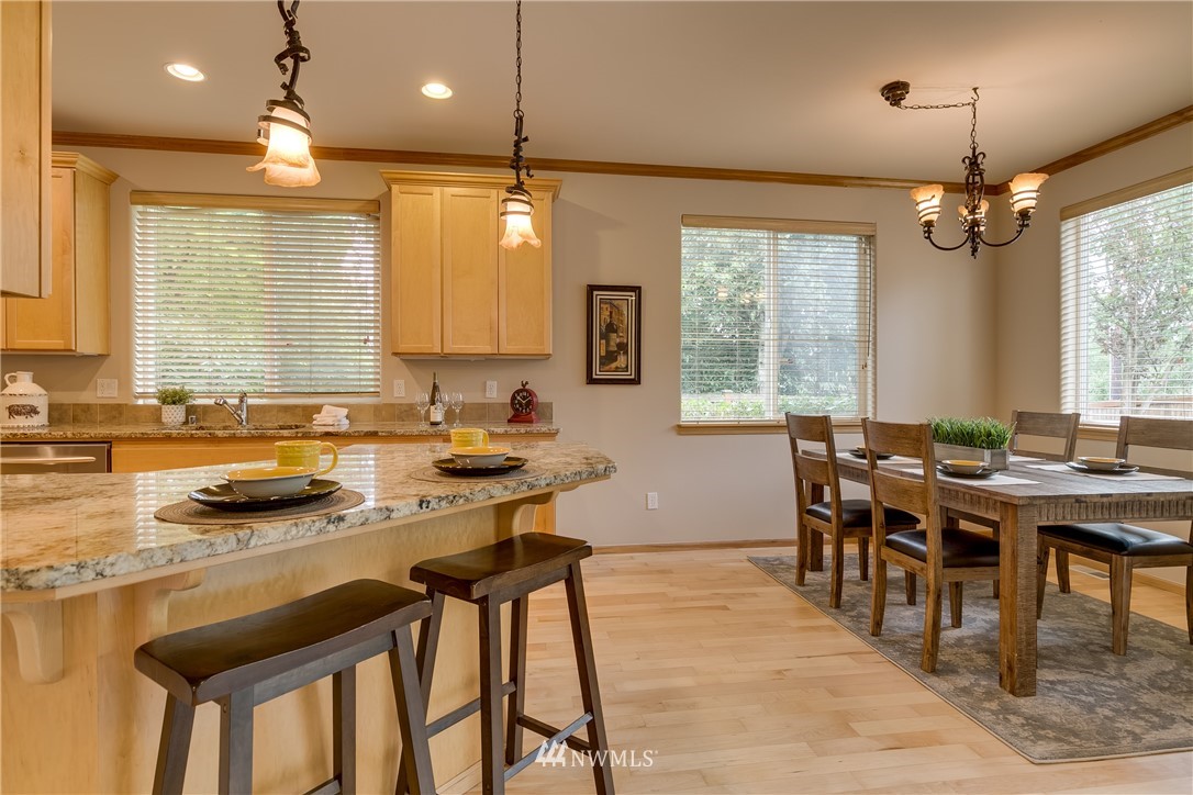 22733 9th Avenue Southeast Bothell, WA 98021 - Photo 8 of 23
