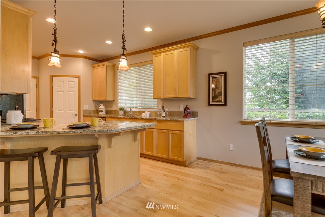 22733 9th Avenue Southeast Bothell, WA 98021 - Photo 10 of 23