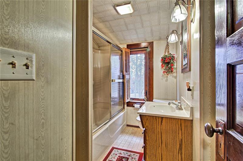 924 Herman Road Butler, PA 16002 - Photo 13 of 21
