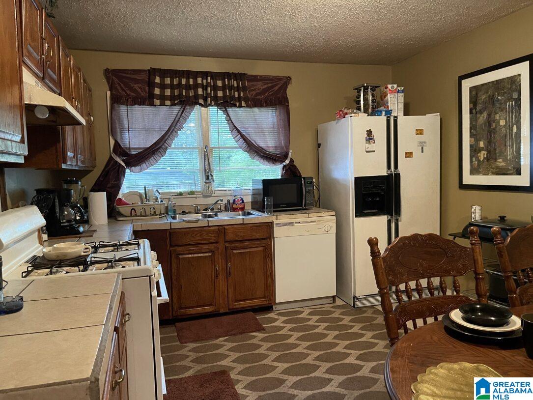 217 Maple Way Birmingham, AL 35215 - Photo 4 of 10