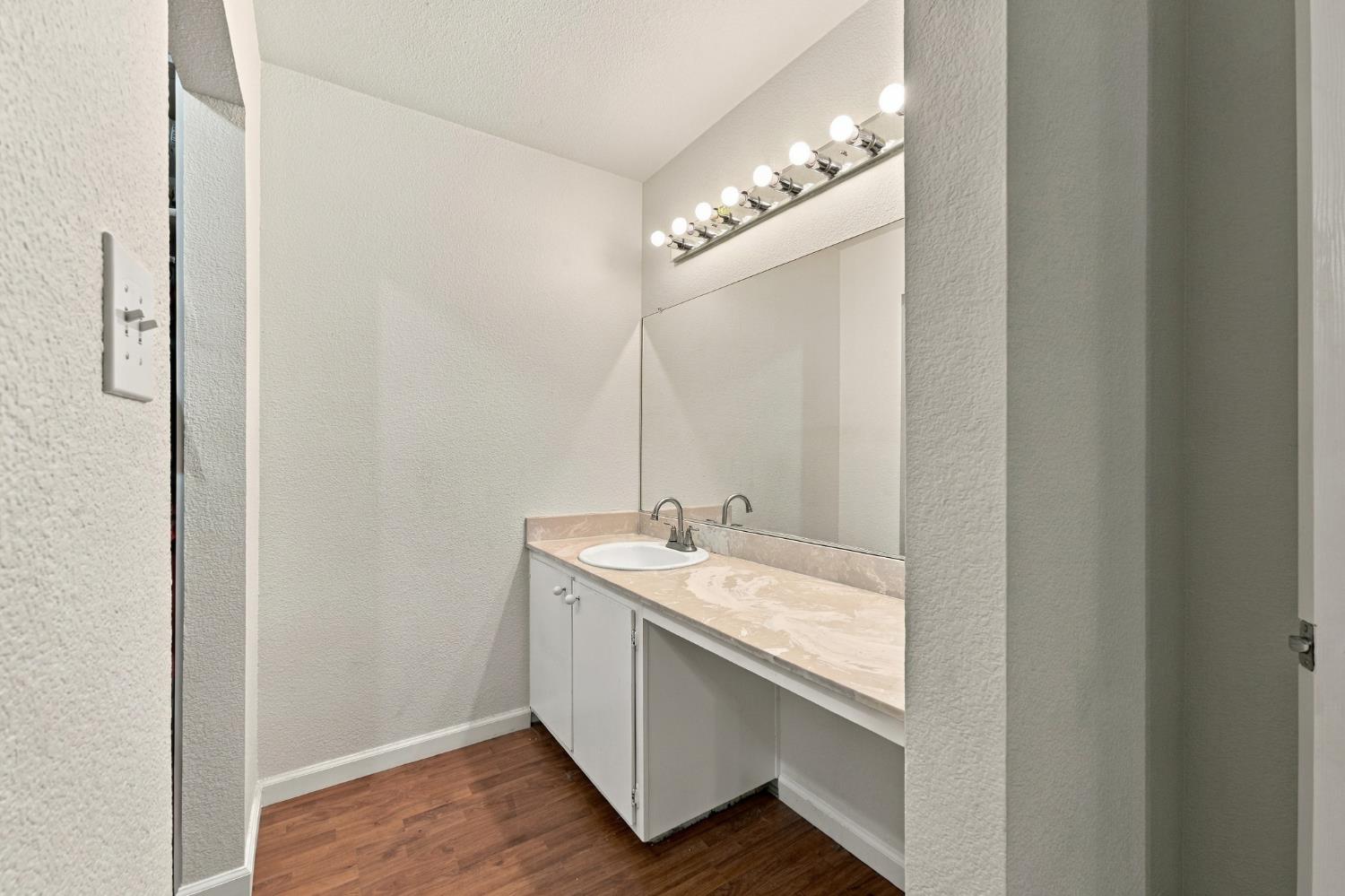 10889 Coloma Road, Unit 3 Rancho Cordova, CA 95670 - Photo 15 of 25 Gallery Image 15