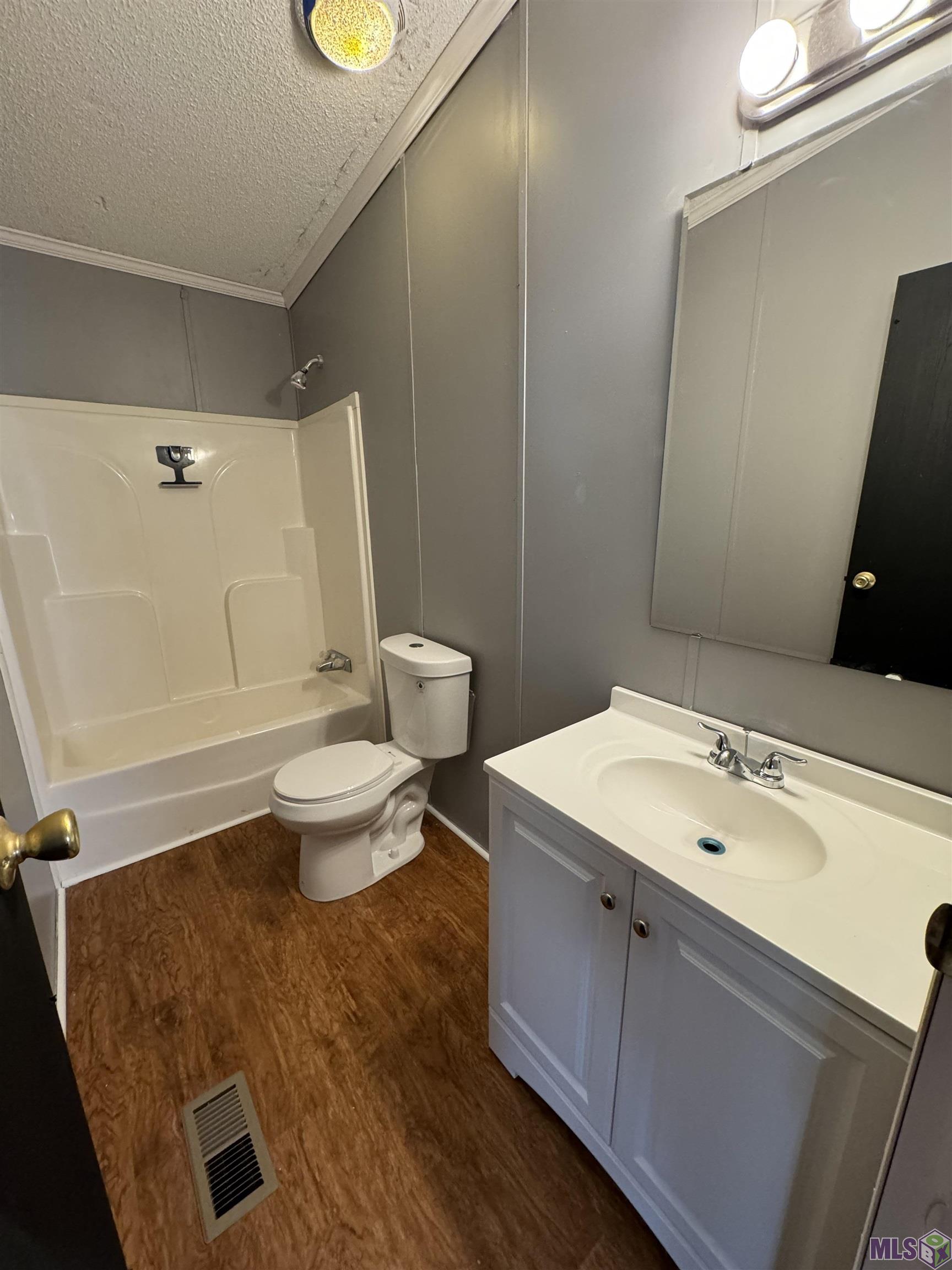 19739 Perrilloux Road Livingston, LA 70754 - Photo 22 of 26 Spare bathroom