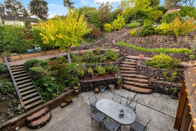 $2,499,000 | 3848 Vineyard Drive, Redwood City, CA 94061