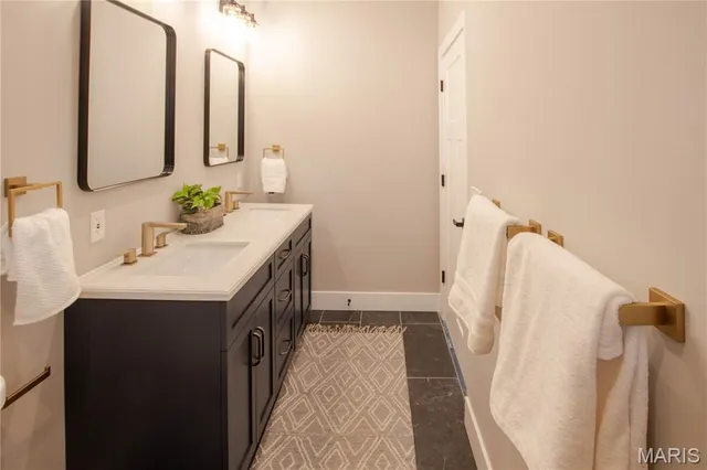 $399,900 | 2859 Ohio Avenue, St. Louis, MO 63118