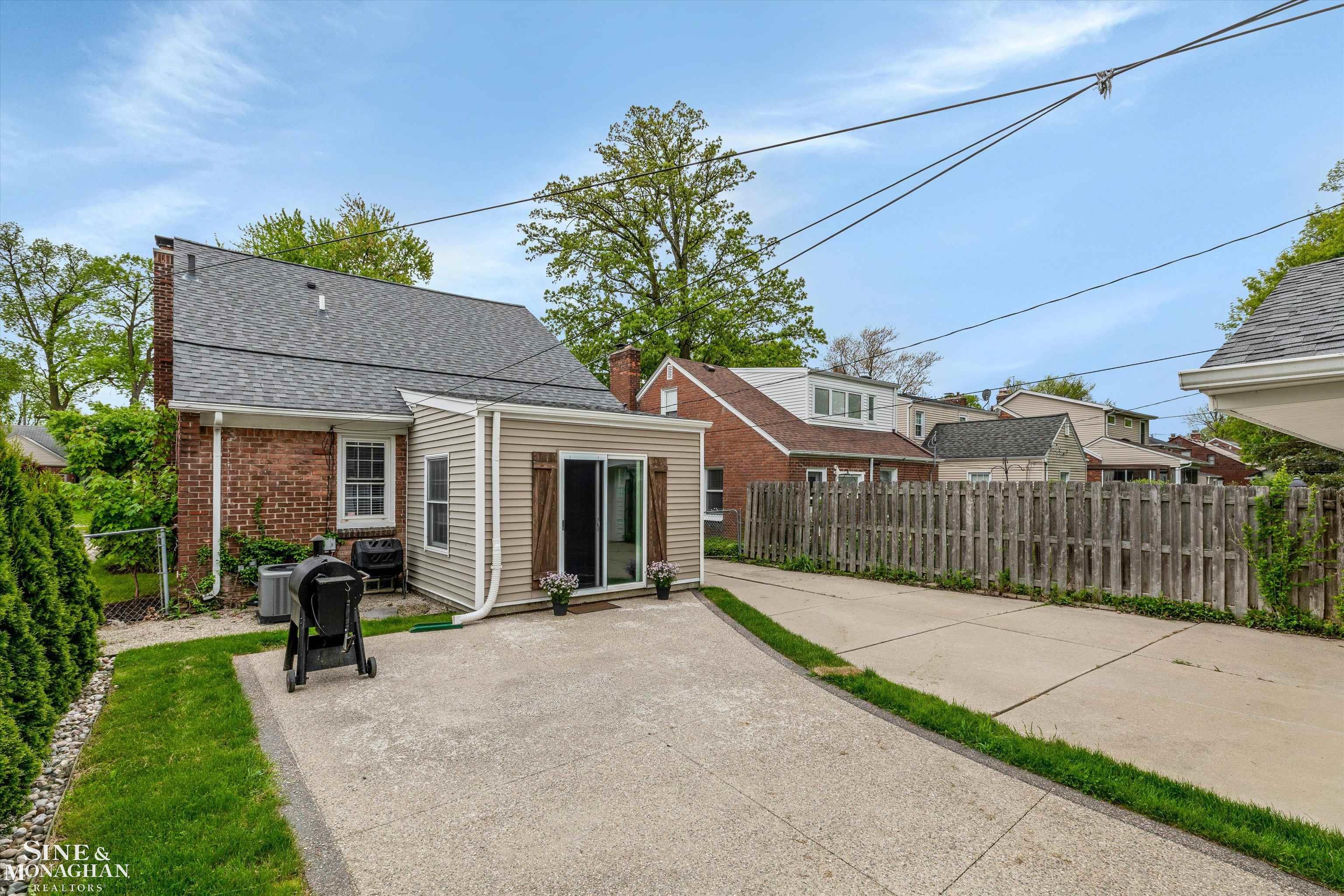 1576 Roslyn Road Grosse Pointe, MI 48236 - Photo 27 of 27