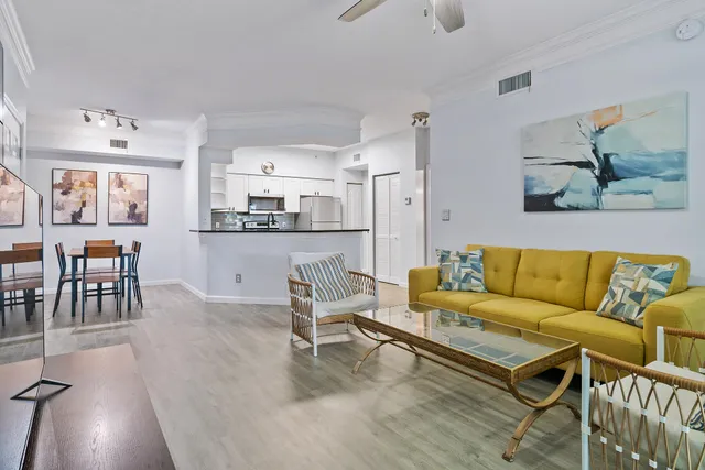 $229,000 | 9857 Baywinds Boulevard, Unit 9206, West Palm Beach, FL 33411