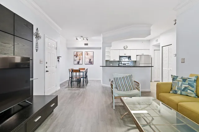 $229,000 | 9857 Baywinds Boulevard, Unit 9206, West Palm Beach, FL 33411