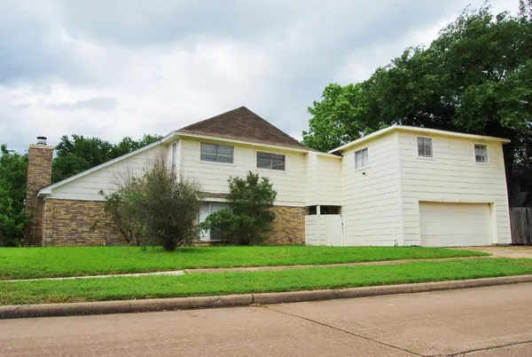 $2,100 | 2127 Woodland Springs Street, Houston, TX 77077