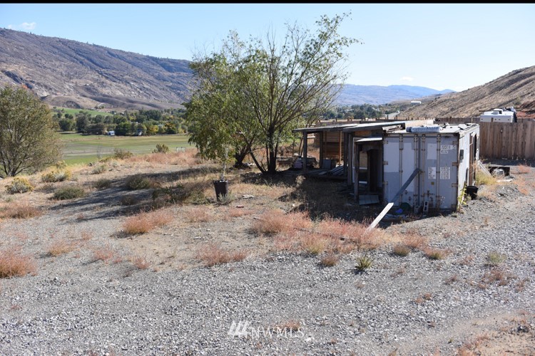 30007 Highway 97 Riverside, WA 98849 - Photo 5 of 31 a view of a backyard