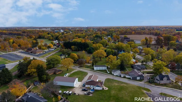 $299,900 | 3615 Diamond Drive, Hamilton, MI 49419