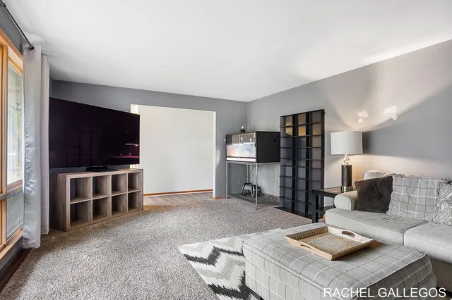 $299,900 | 3615 Diamond Drive, Hamilton, MI 49419