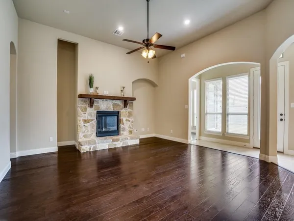 $3,400 | 716 Sandbox Drive, Little Elm, TX 76227