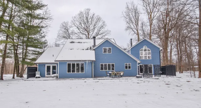 $529,000 | 586 Schaeffer Drive, Coldwater, MI 49036