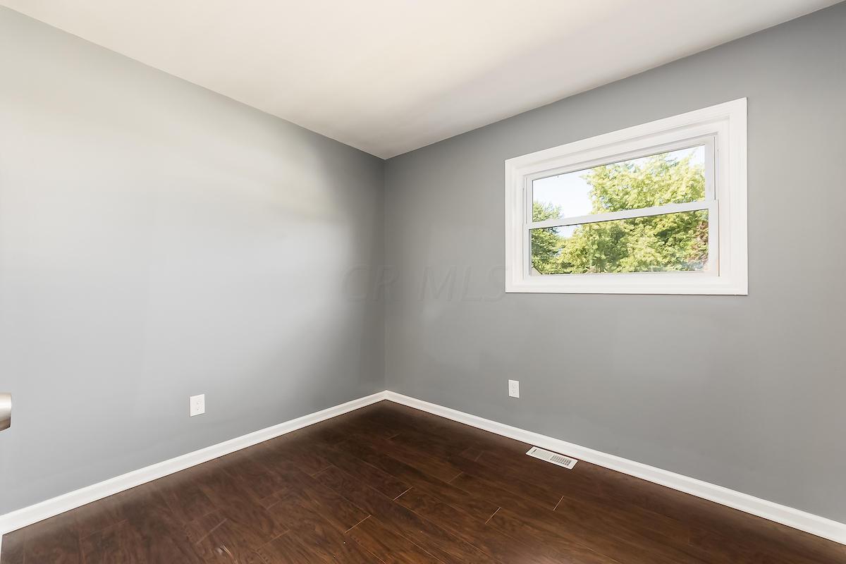 430 Lombard Road Columbus, OH 43228 - Photo 17 of 36 Gallery Image 17