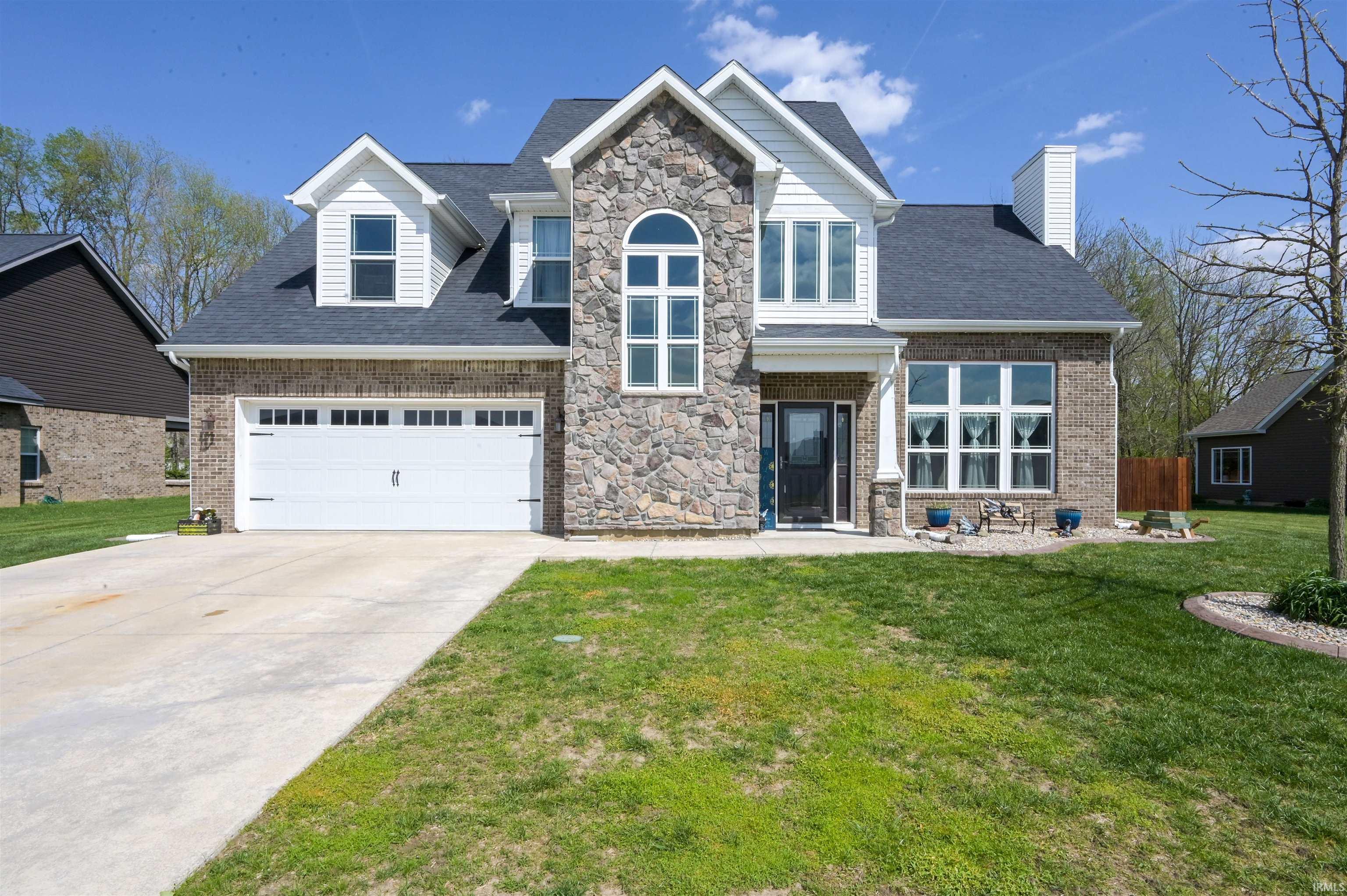 814 Bluegrass Trail Kokomo, IN 46901 - Photo 2 of 32