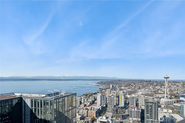 $2,595 | 300 Virginia Street, Unit 801, Seattle, WA 98121