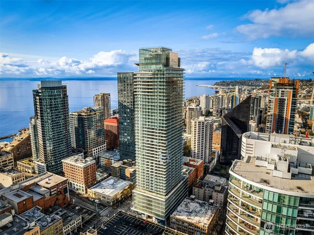 $2,595 | 300 Virginia Street, Unit 801, Seattle, WA 98121