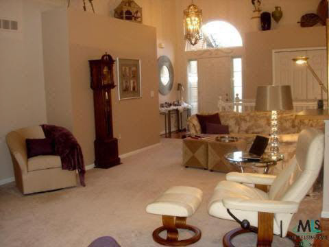 929 Churchill Circle Rochester, MI 48307 - Photo 5 of 12 31020802-4.JPG
