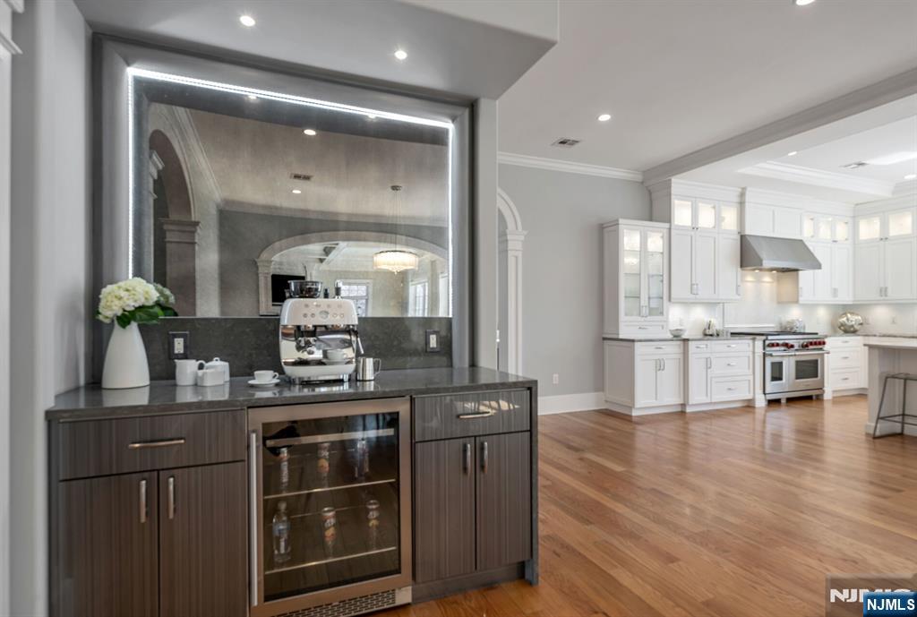 76 Dimmig Road Upper Saddle River, NJ 07458 - Photo 12 of 47