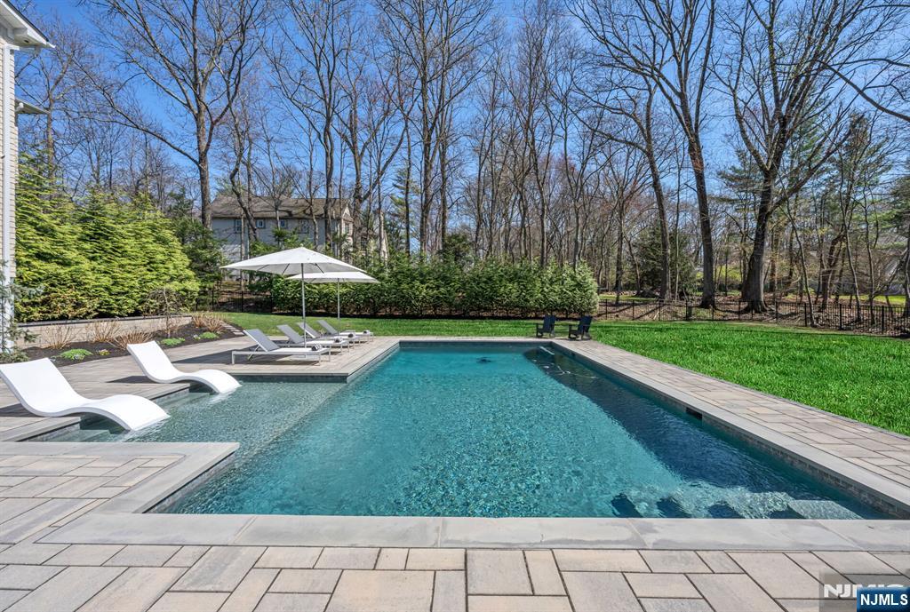 76 Dimmig Road Upper Saddle River, NJ 07458 - Photo 4 of 47