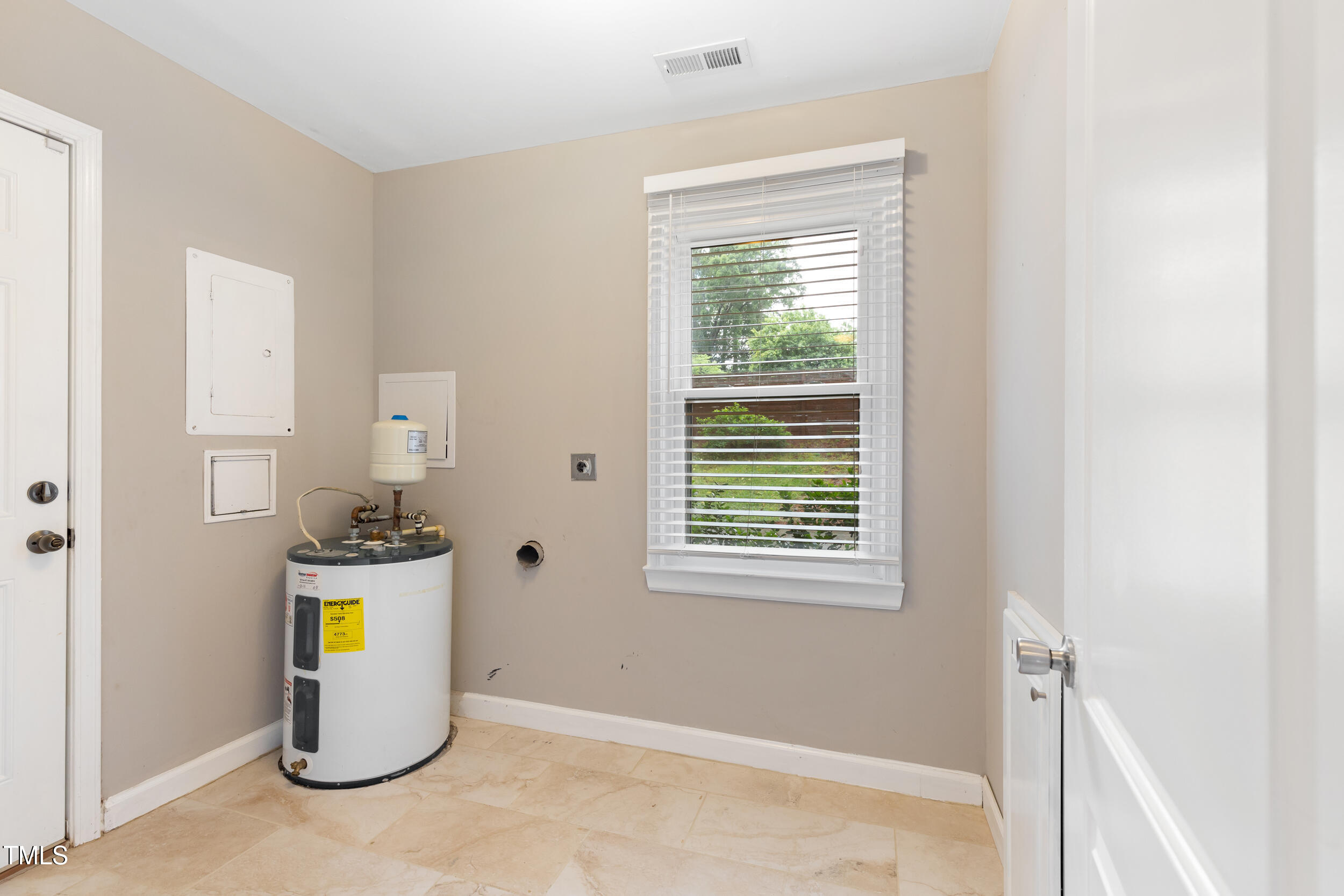509 East Millbrook Road Raleigh, NC 27609 - Photo 30 of 51 33_img_7232